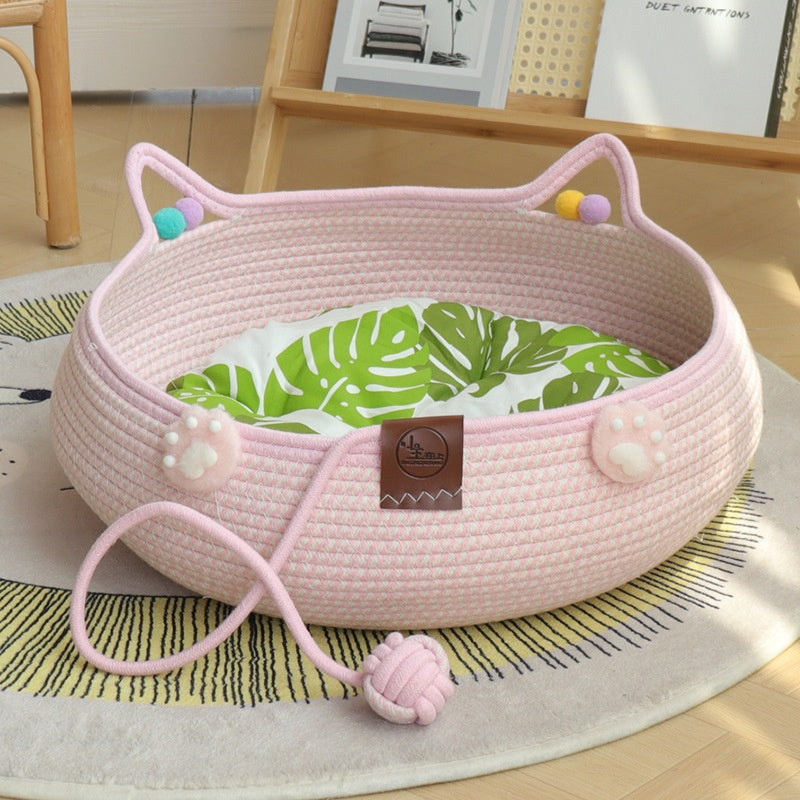 Bamboo Weaving Is Resistant To Scratching Pet Kennels
